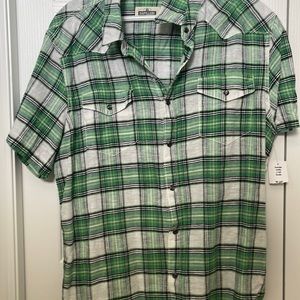 Selling a XL plaid T-Shirt- never worn